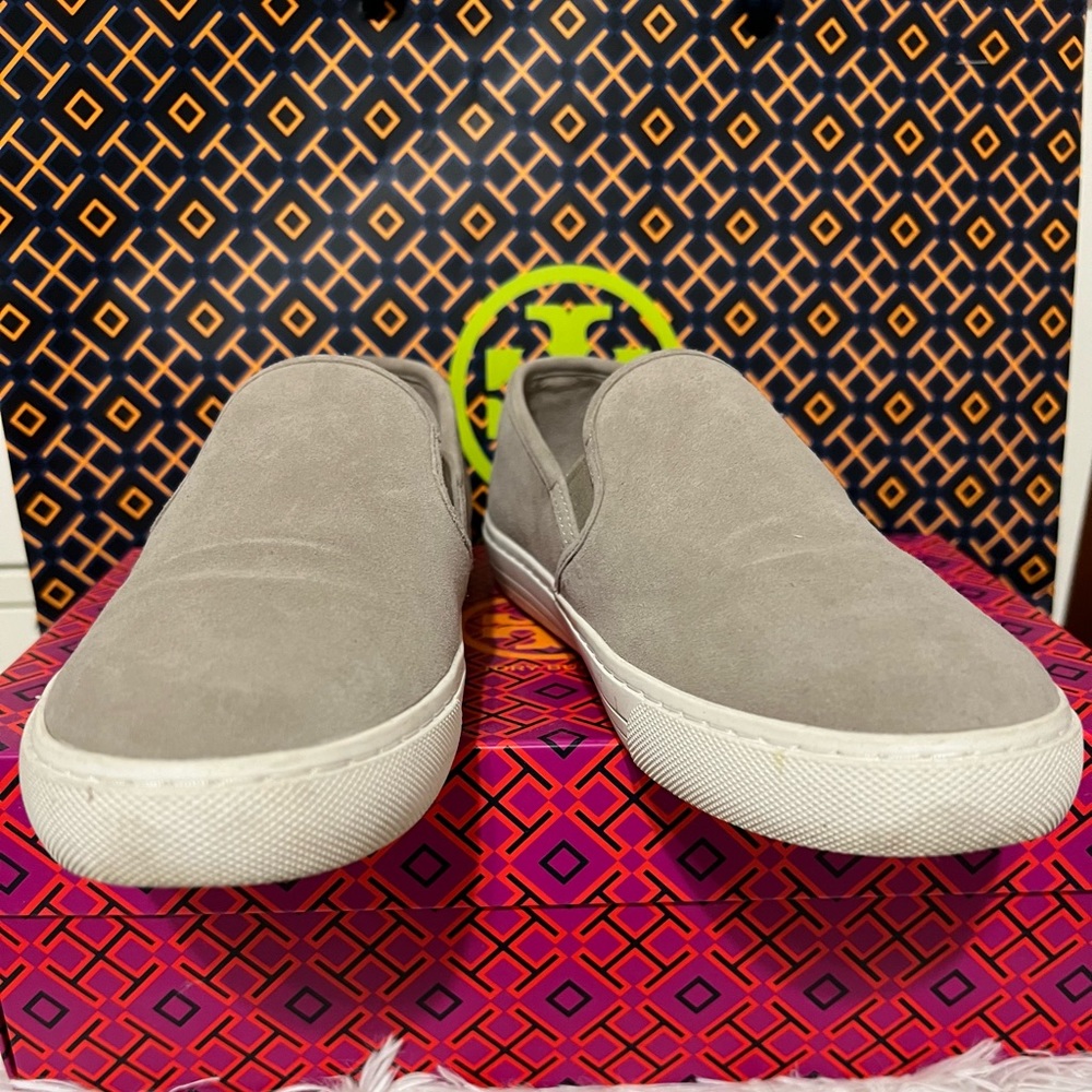 Pre owned Authentic Tory Burch Jesse Slip Sneaker Gray 5.5